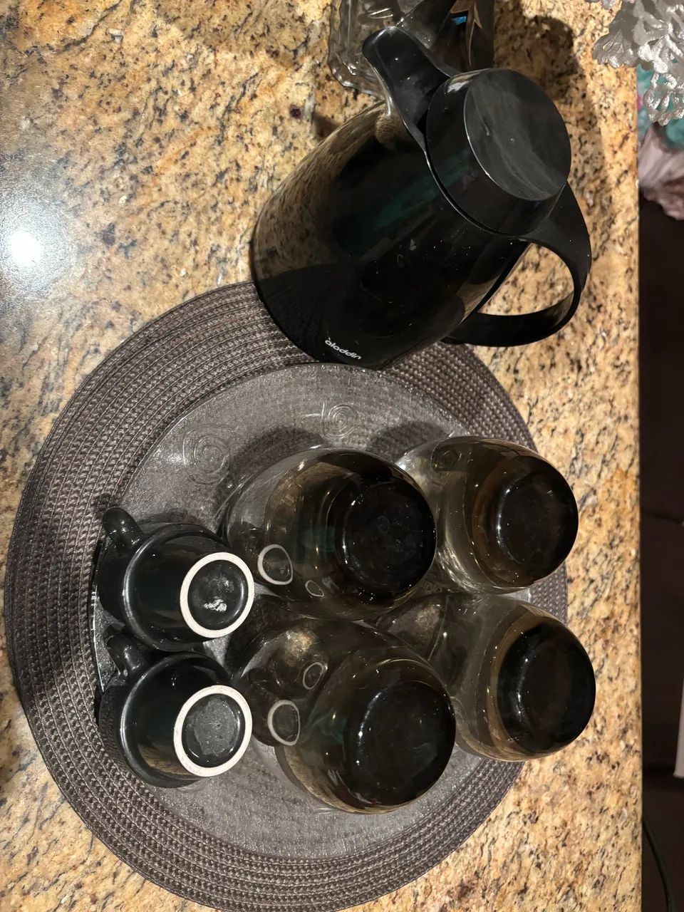 Conjunto de copos, xícaras e bule térmico pretos - Foto 4