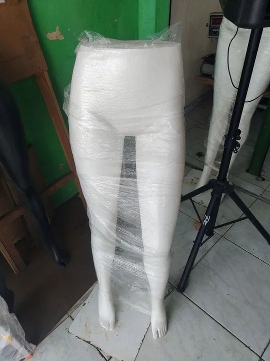 Manequim Calça Feminino Branco Usado