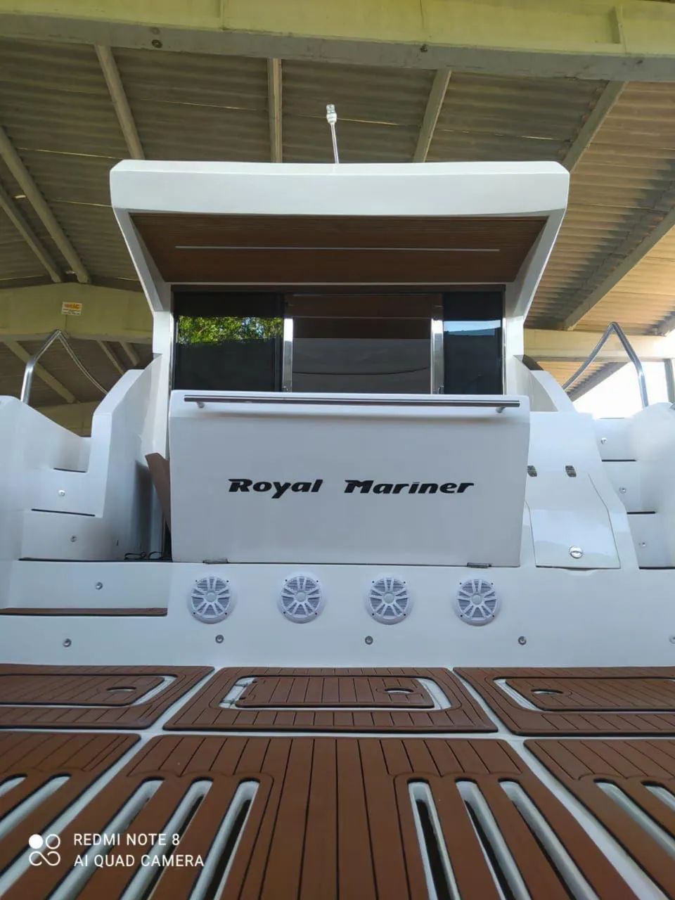 Lancha royal mariner 40 pés ano 2022 praticamente zero 179h de uso  - Foto 9