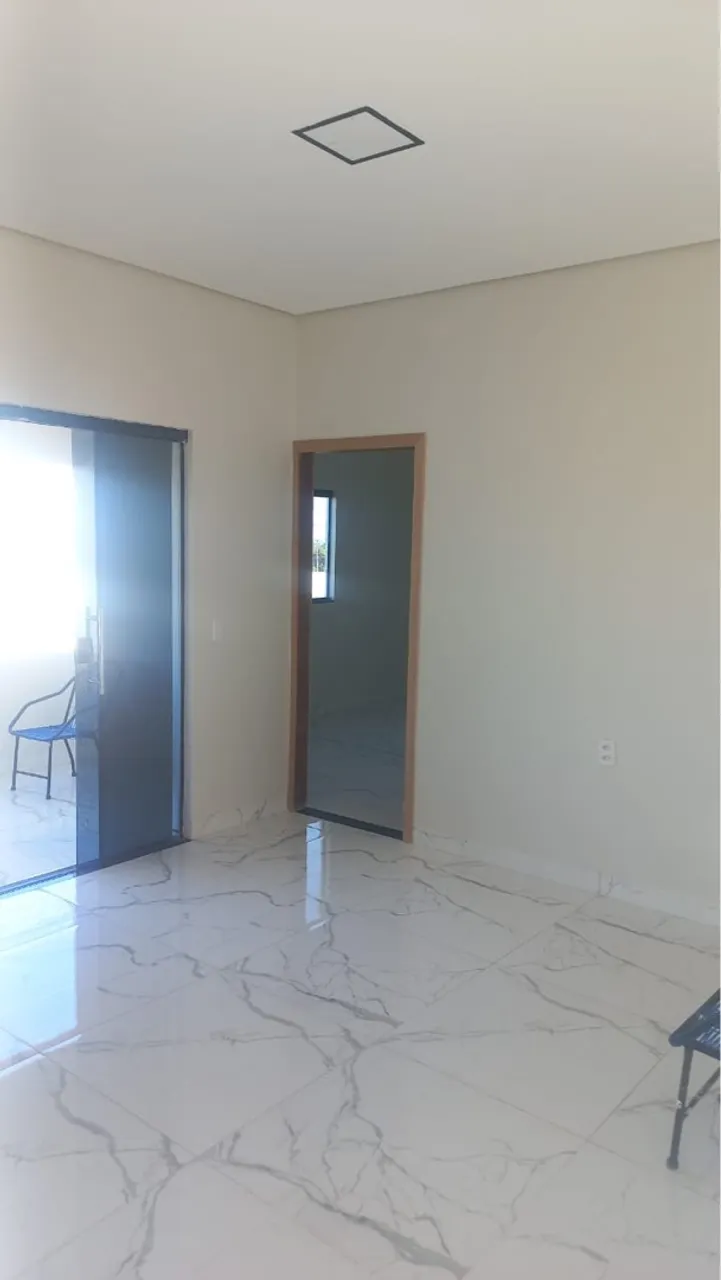 Alugo casa com 3/4 sendo uma suíte