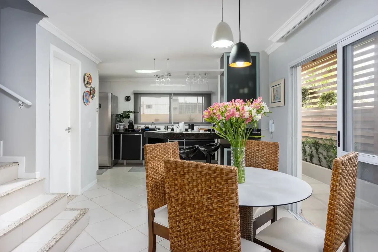 Casa para venda com 125 metros quadrados com 2 quartos - Foto 2
