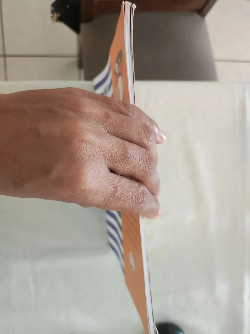 Ninguém é igual a ninguém/livro - Foto 3