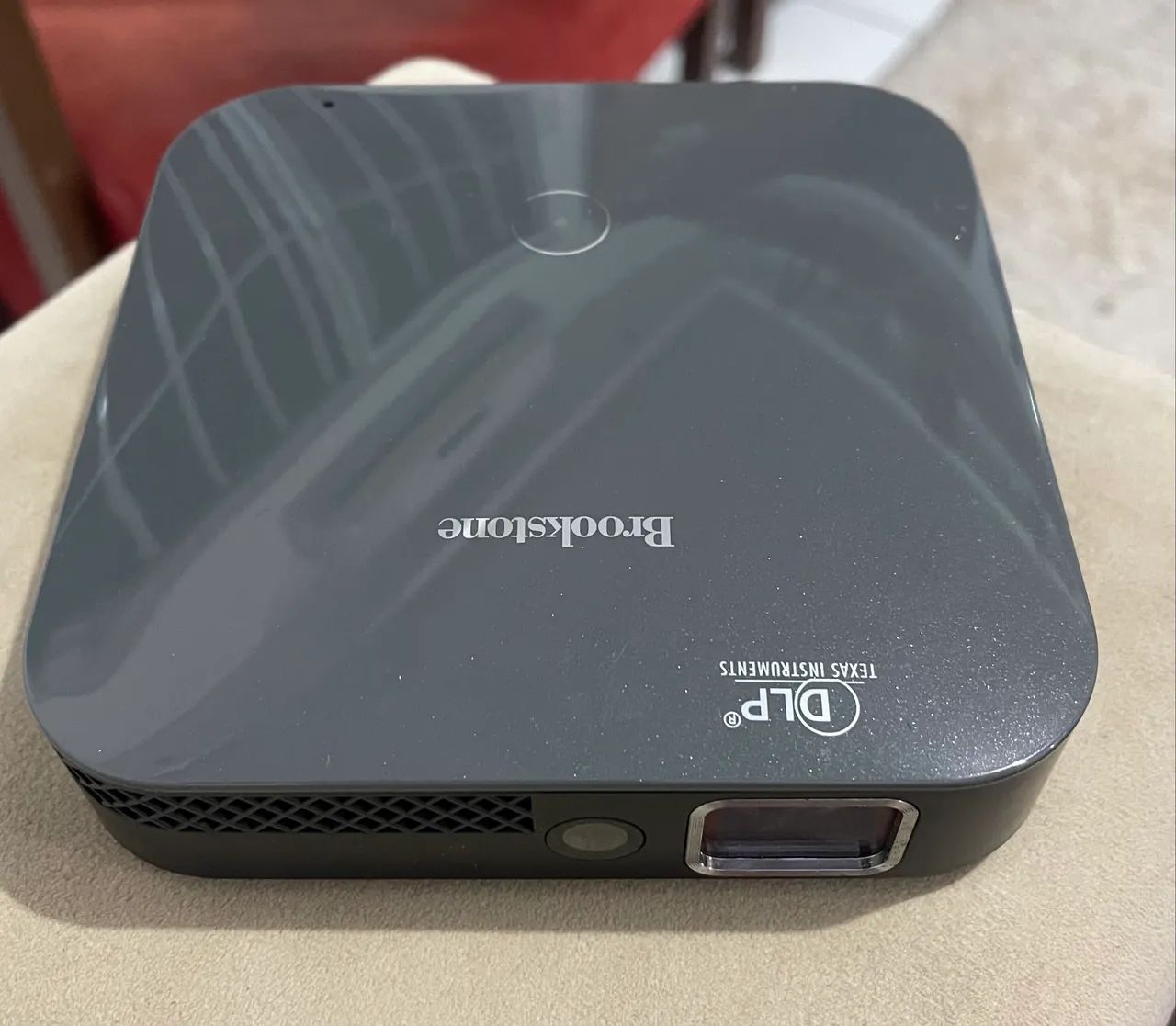 Projetor Mini- Brookstone