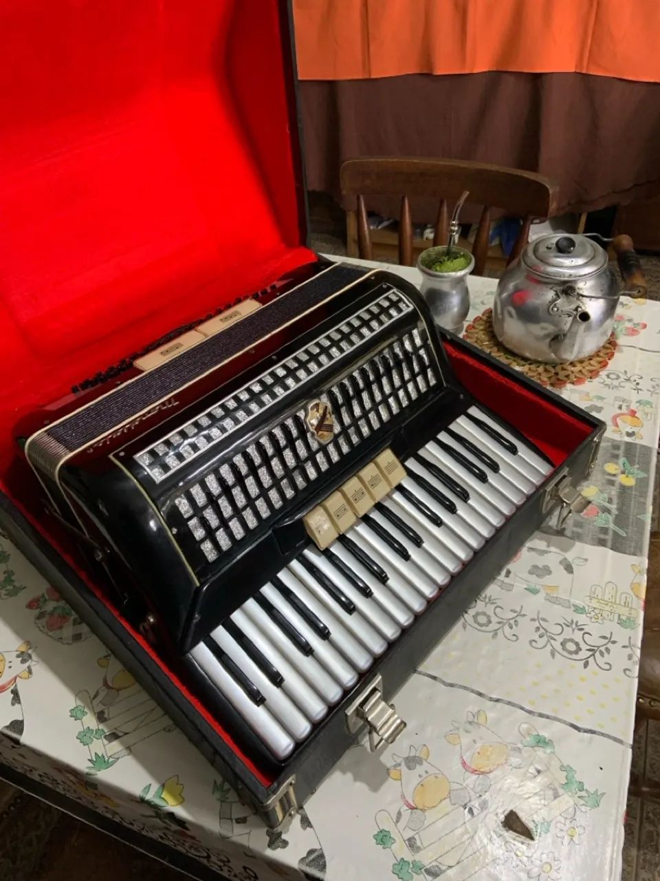 Sanfona Acordeon Mondial 120 Baixos - Excelente Estado - Foto 2