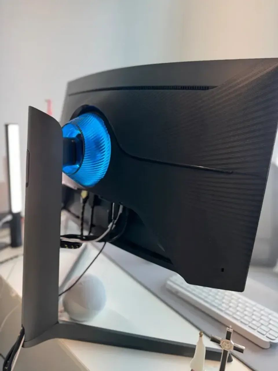 Monitor Gamer Samsung Odyssey G7 27 Curvo 2K QHD, Wide, 240 Hz. Parcelo Sem Juros! - Foto 2