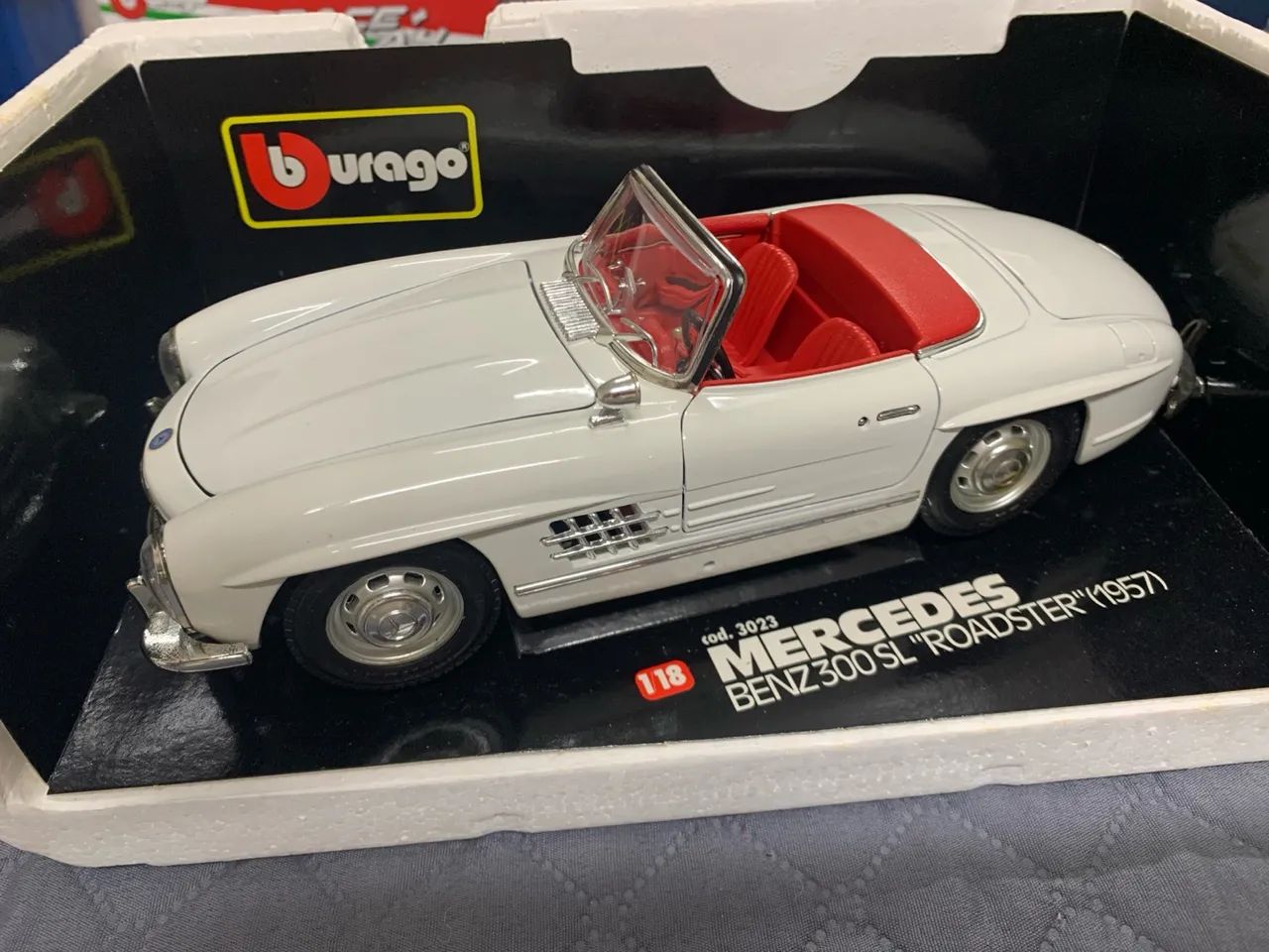 Miniatura Mercedes Benz 300 SL Roadster 1957 escala 1-18