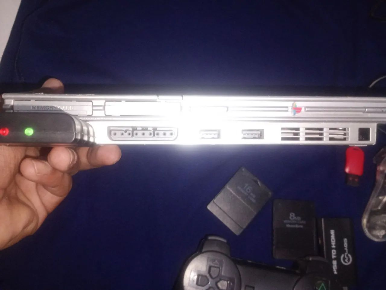 Playstation 2 slim prata com acessórios - Foto 2
