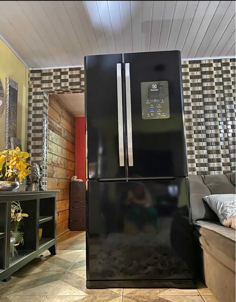 Geladeira 3 portas preta e inox