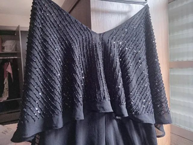 Maravilhosa roupa para baladas e festas , em seda com forro e lindo decote ... - Foto 2