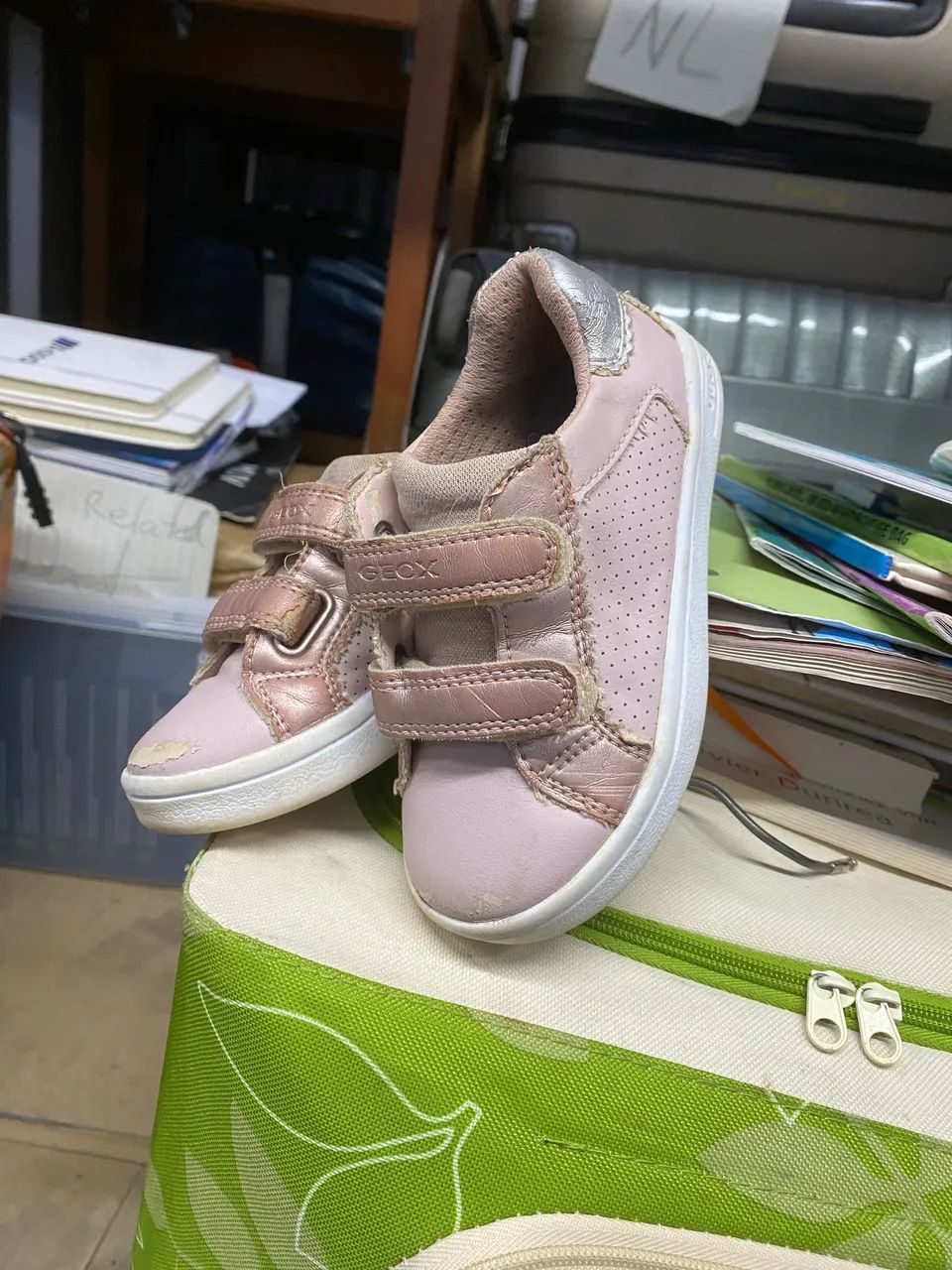 Sapato importado infantil Geox rosa tamanho 25 (europeu) - Foto 5