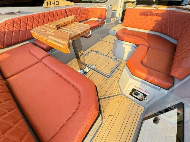 Lancha NHD 340 (325 nomenclatura Internacional) com parelha Mercury 250hp 4T - Zero milhas - Foto 5