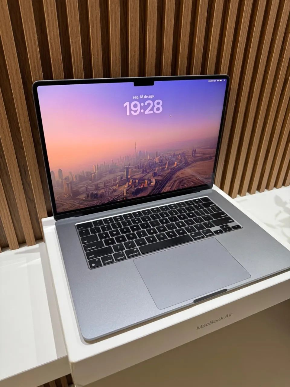 MacBook Air M2 15 Polegadas - 8GB RAM - 256GB SSD - Cinza Espacial
