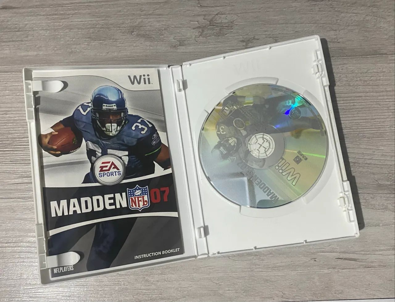 Nintendo Wii 2 Jogos Wii  NBA 2K11 + Madden NFL 07  - Foto 3