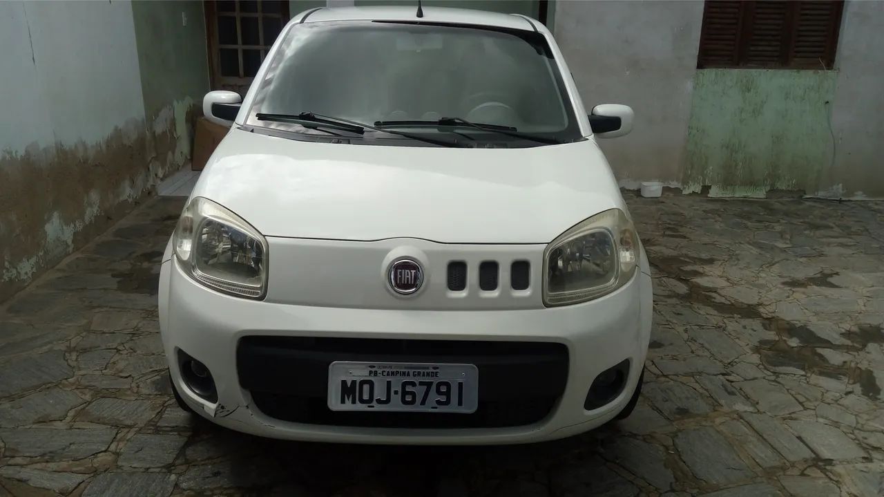 Fiat Uno Attractive 1.4 EVO Fire Flex 8V 4P 2011