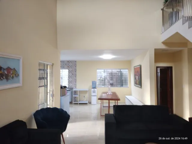 Imóvel com 1.150m² de área com casa de luxo no Mangueirão