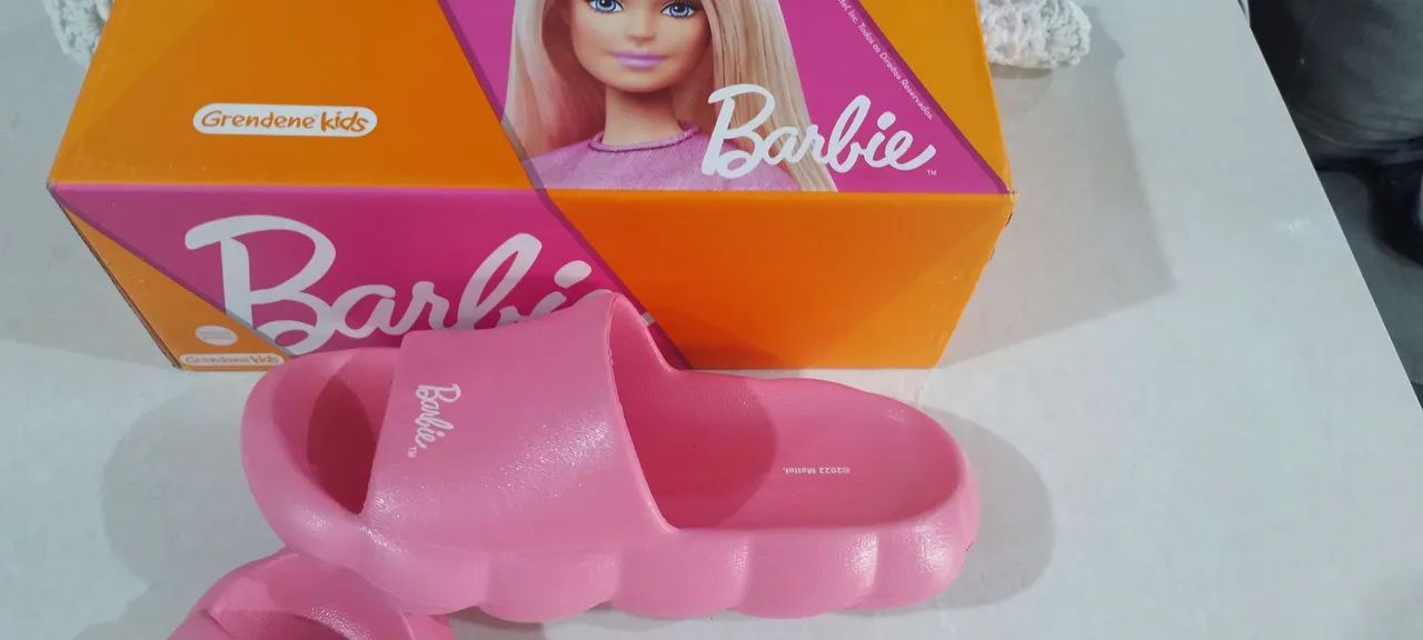 Chinelo slide Barbie Infantil  - Foto 2
