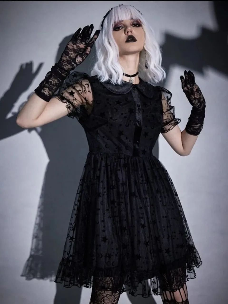 Vestido Preto Gotico de Estrelas - Foto 2