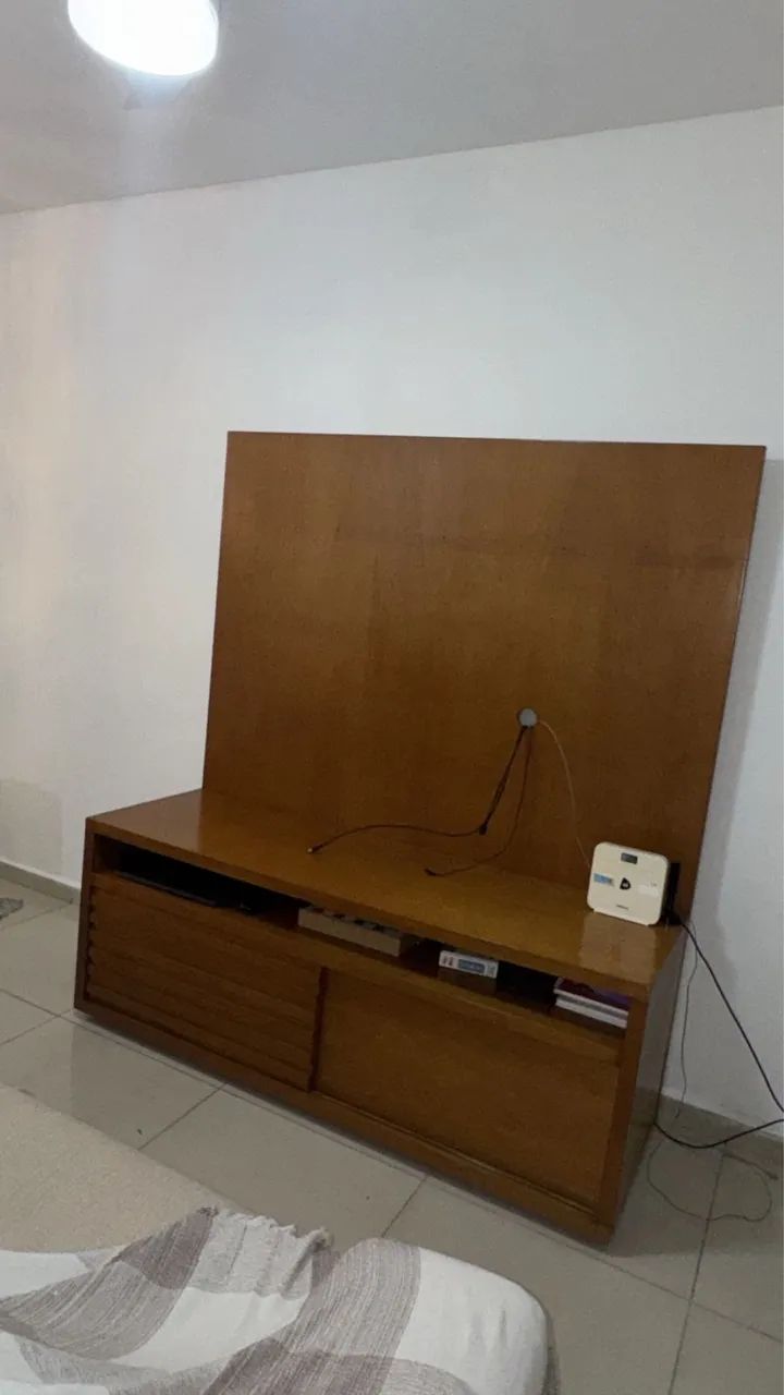 Rack em madeira comprado na RioDecor