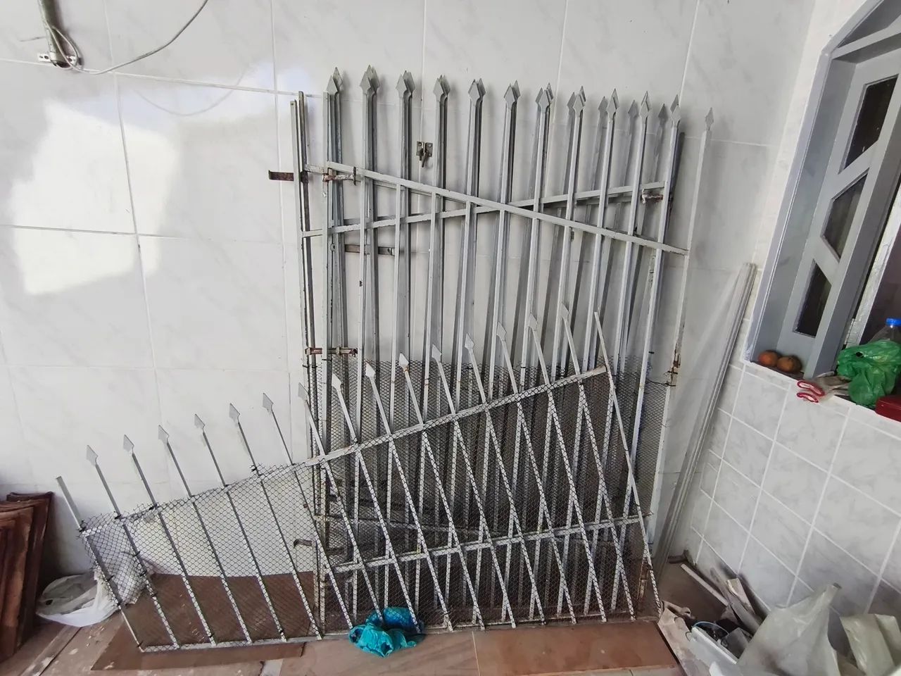 Iron Gate64861278301569121