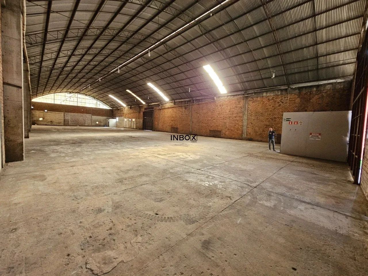 INBOX CIA IMOBILIÁRIA ALUGA PAVILHÃO COM 1200M² NO BAIRRO VINOSUL NA CIDADE DE BENTO GONÇA - Foto 2