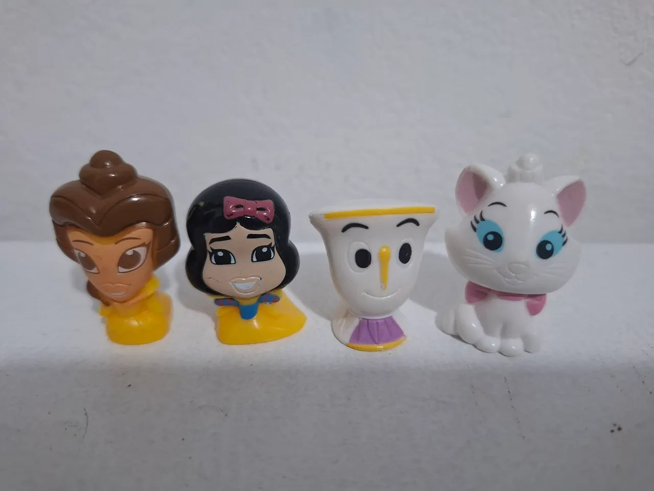Coleção de Miniaturas Disney: Princesas e Personagens,5,00 cada