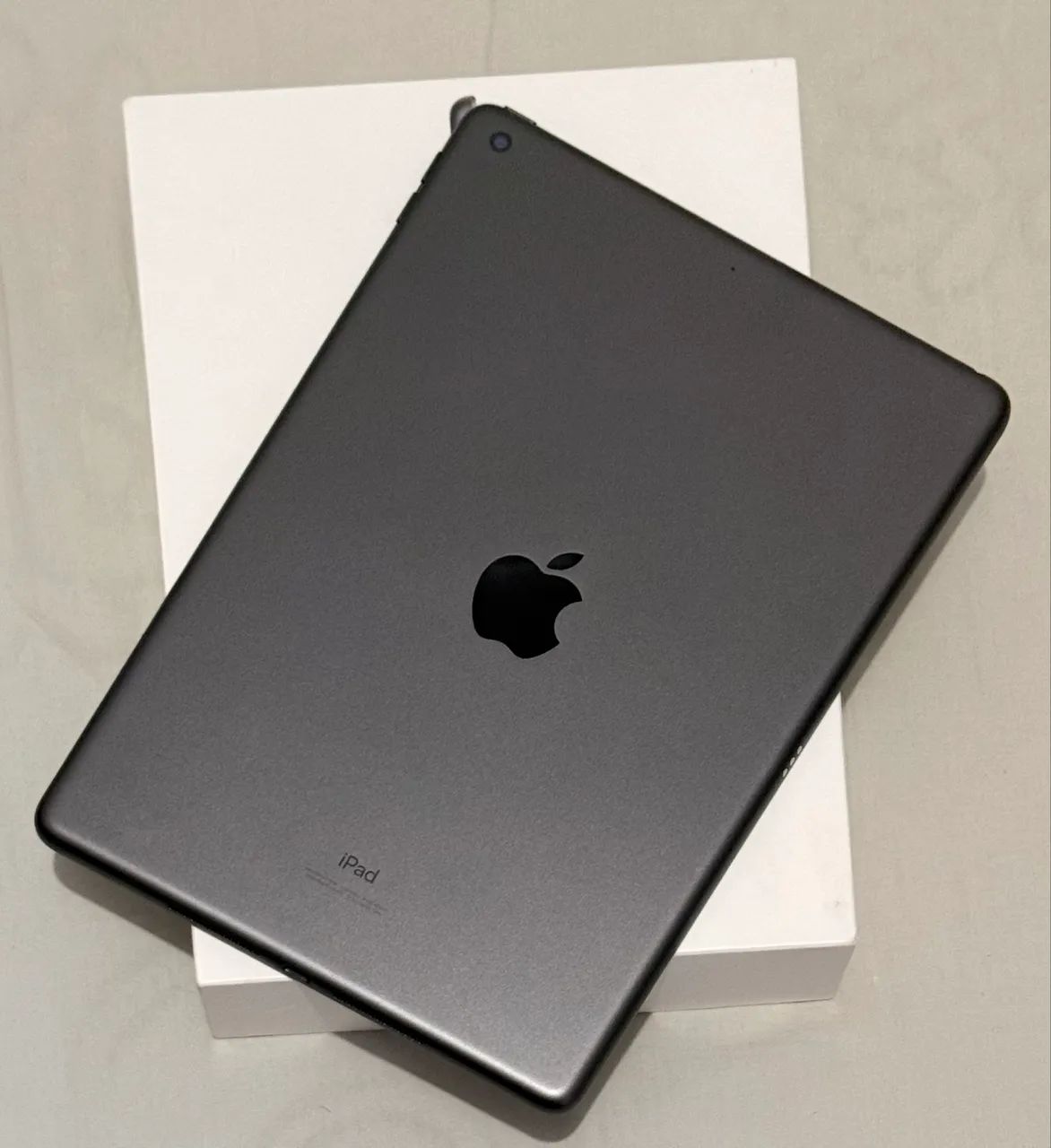 iPad 964169981175809121