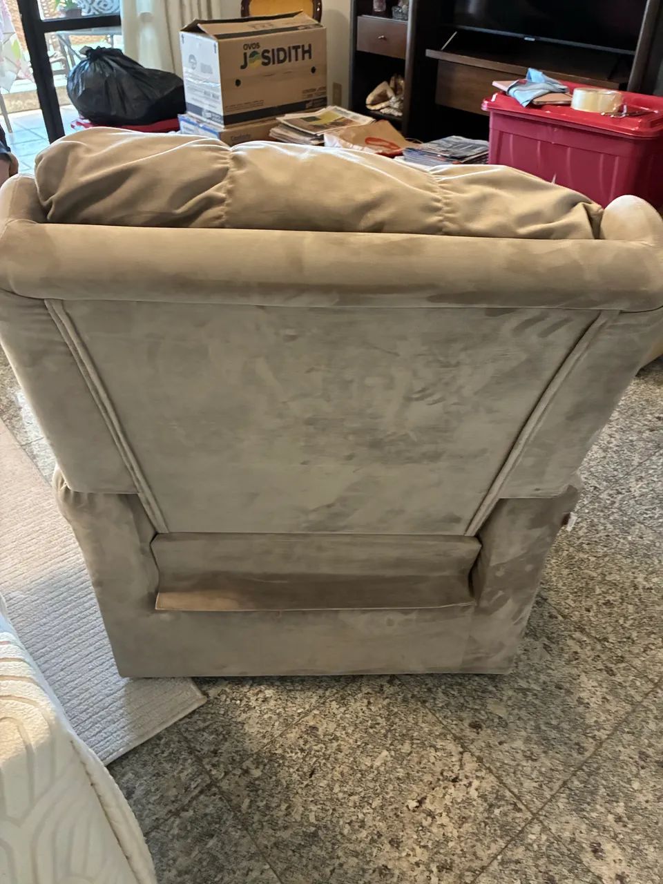 Vendo Poltrona reclinável  manual cor marrom claro aveludado. - Foto 2