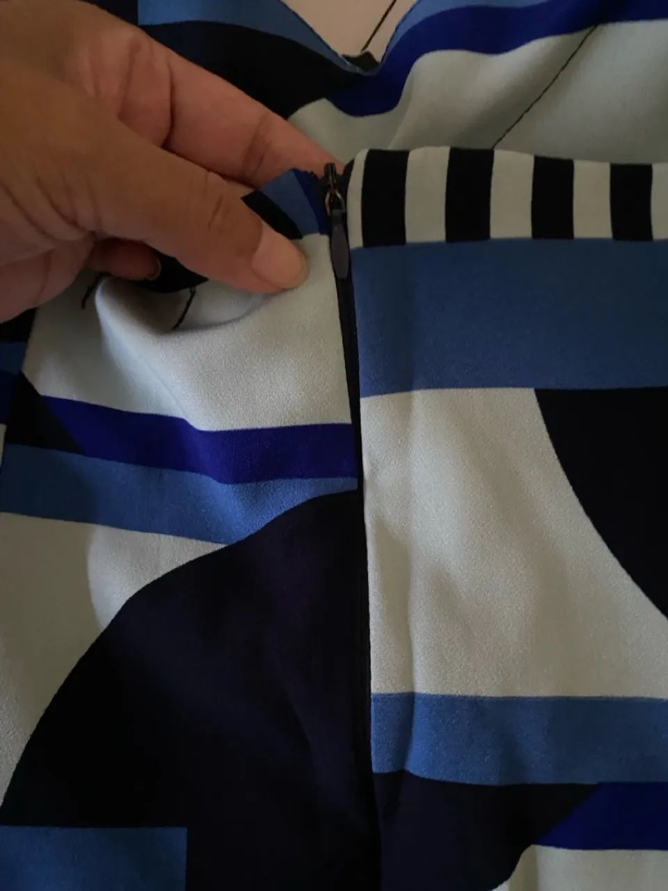 Macacão estampado azul e preto - Foto 3