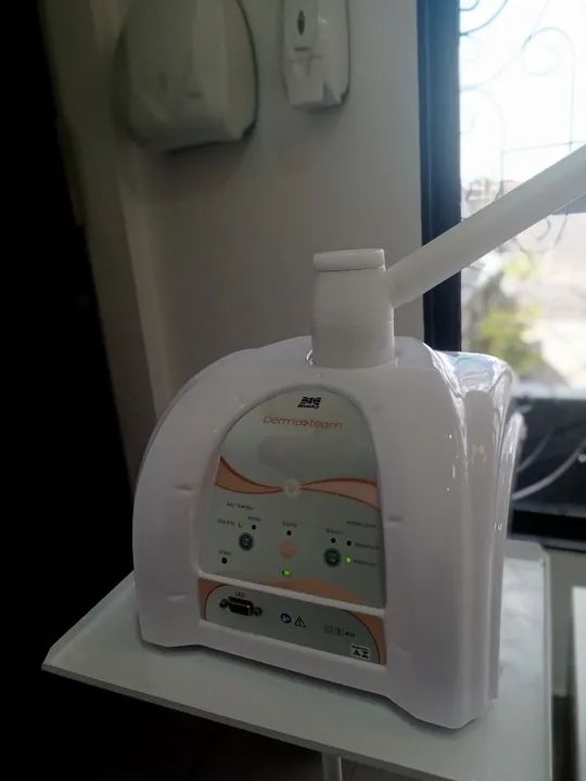 Aparelho de Vapor  de ozônio para Limpeza de Pele - DermaSteam