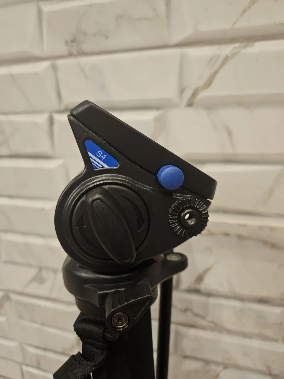 Monopé Benro com Cabeça Hidráulica S4 - Foto 4