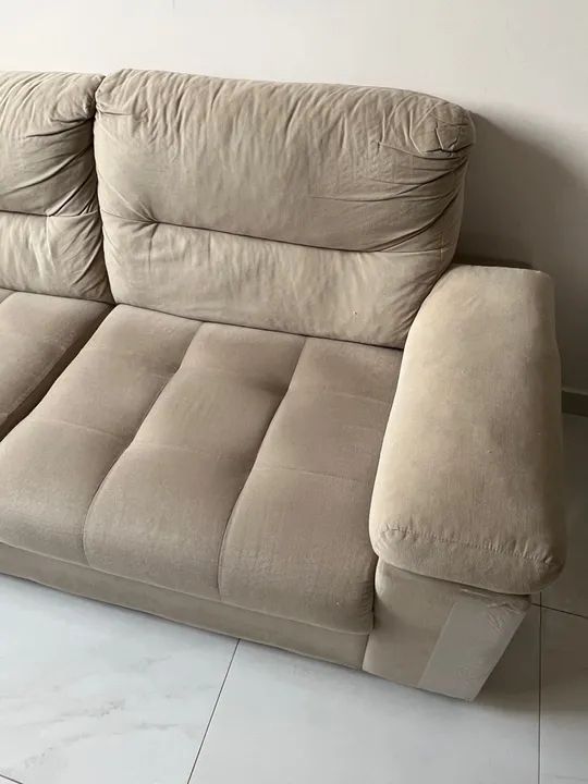 Sofá 2 lugares bege em ótimo estado - Foto 3