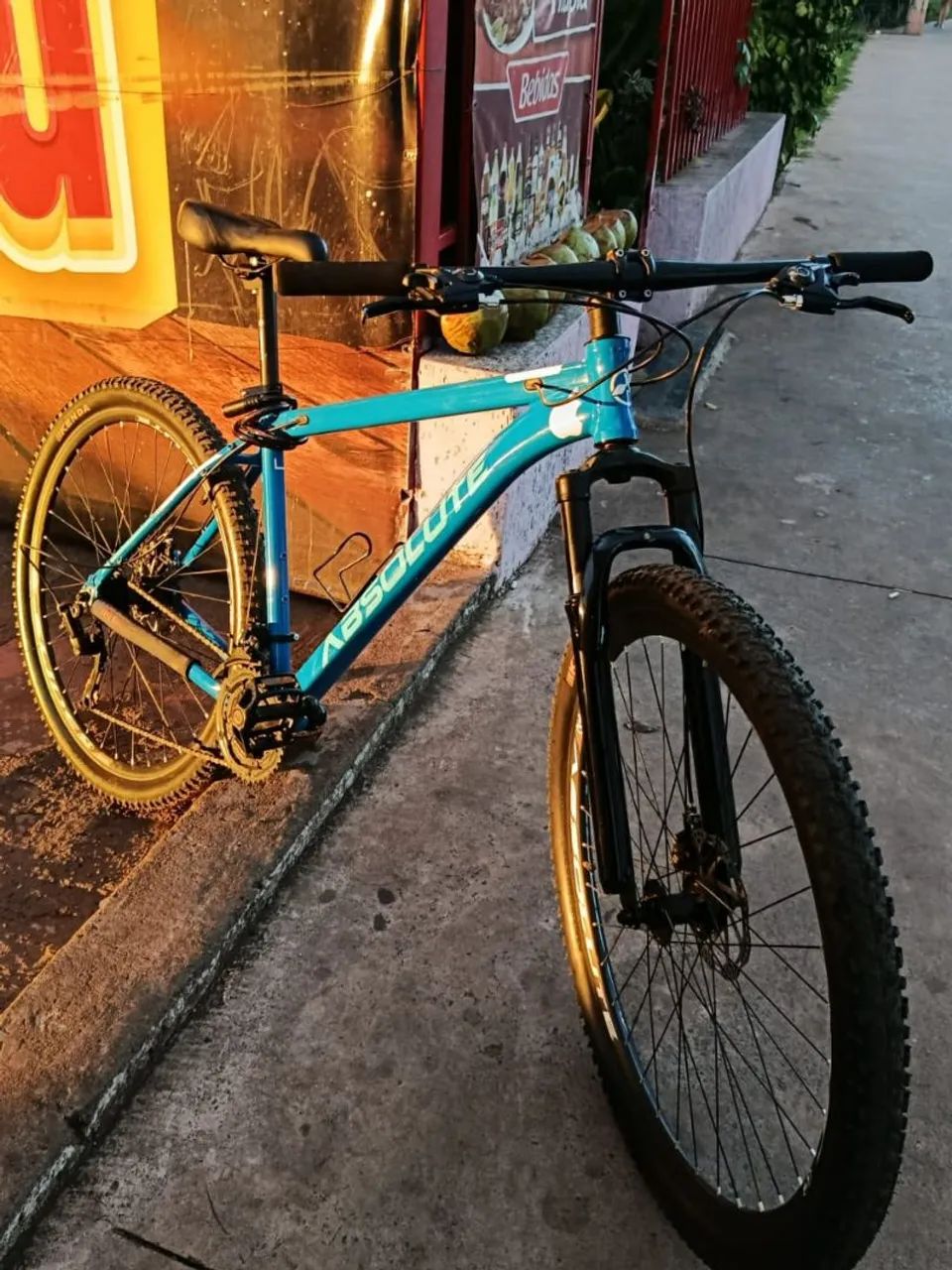 Bicicleta Aro 29 Absolute troco por iphone dou volta no dinheiro  - Foto 2