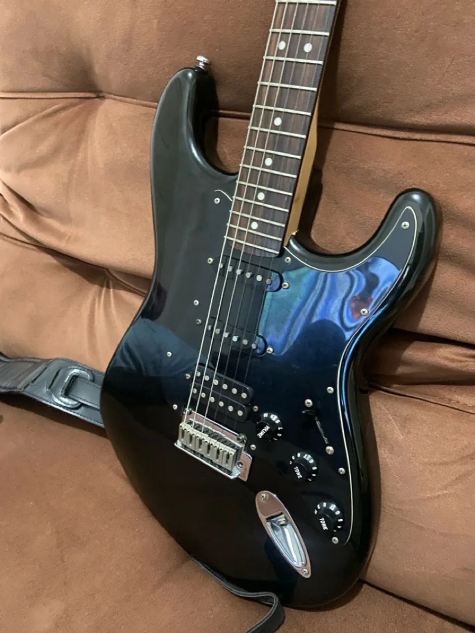 Guitarra Fender Squier - Troco por inferiores com volta