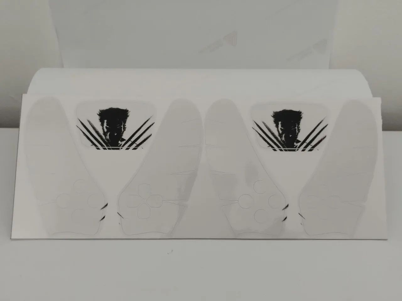 Skin PS5 Fat com disco - Wolverine  - Foto 3