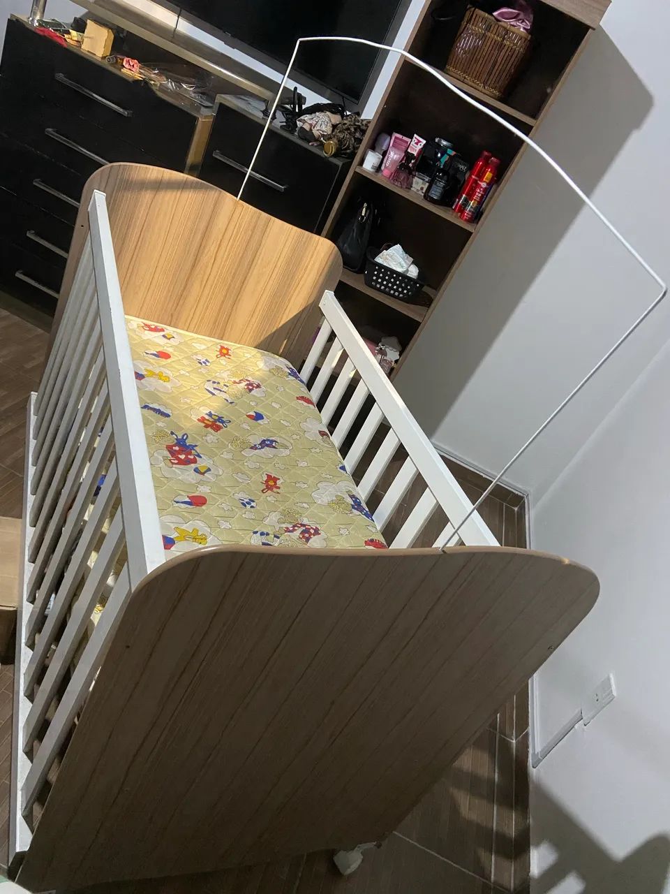 Berço com colchão em ótimo estado! - Foto 2