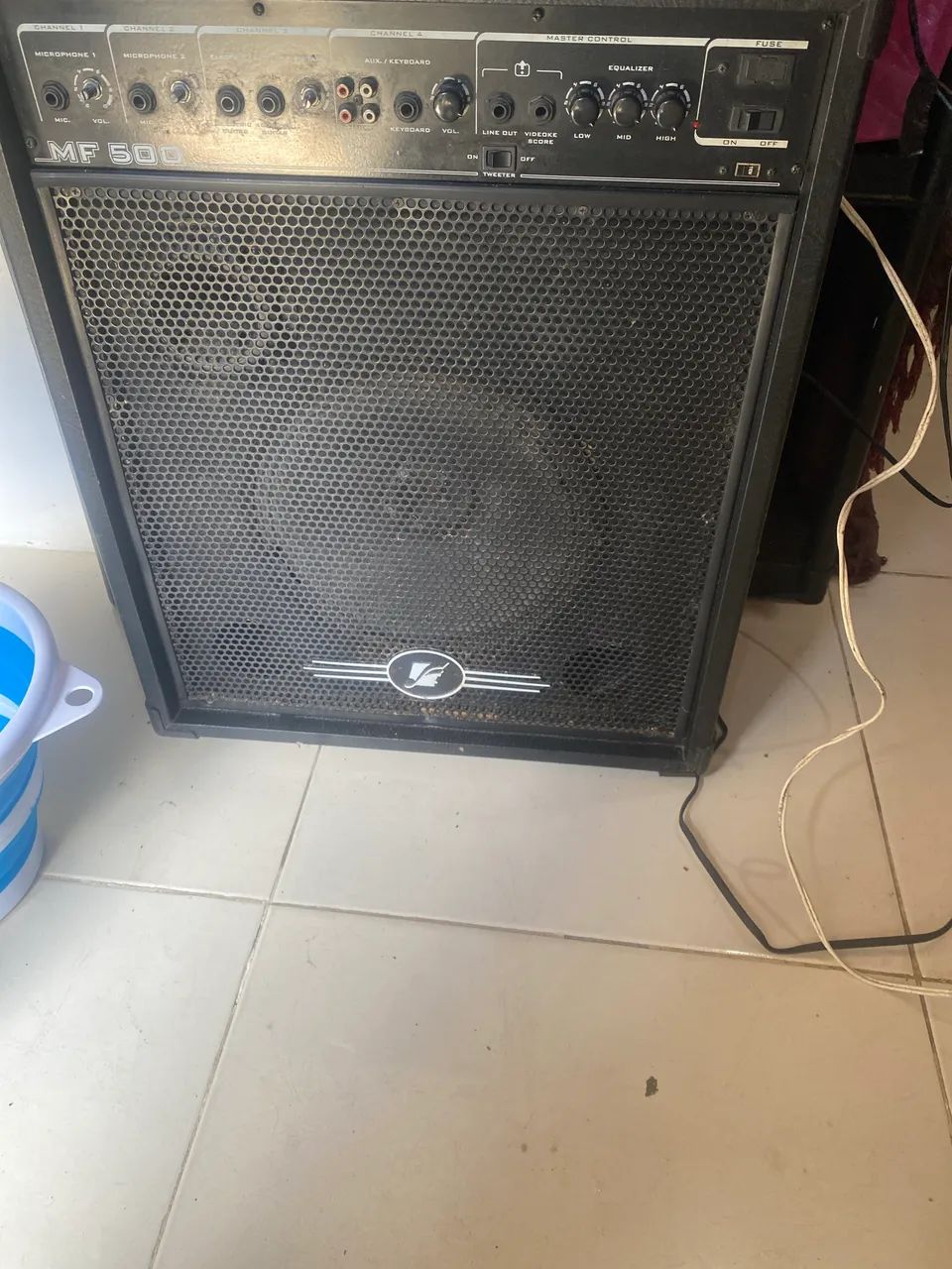 Vendo caixa de som pra usar em teclado guitarra etc  - Foto 2