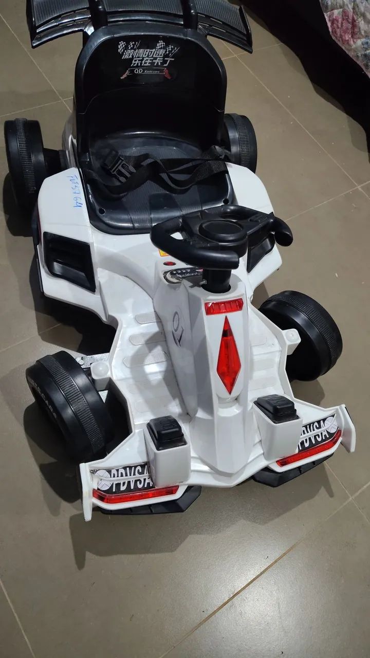 Carrinho elétrico infantil 