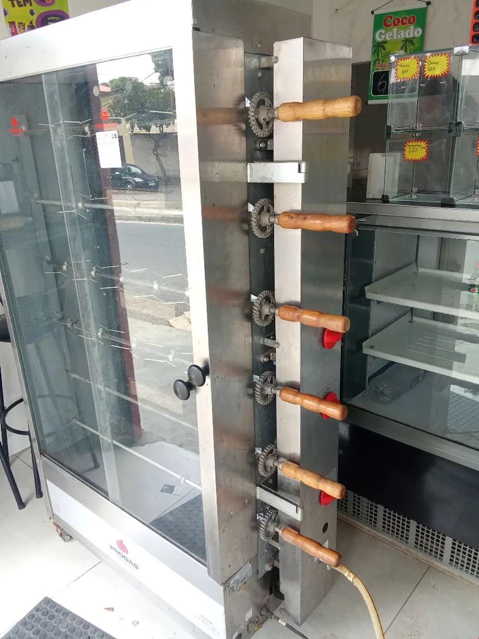 Máquina de frango assado pouco tempo de uso - Foto 3