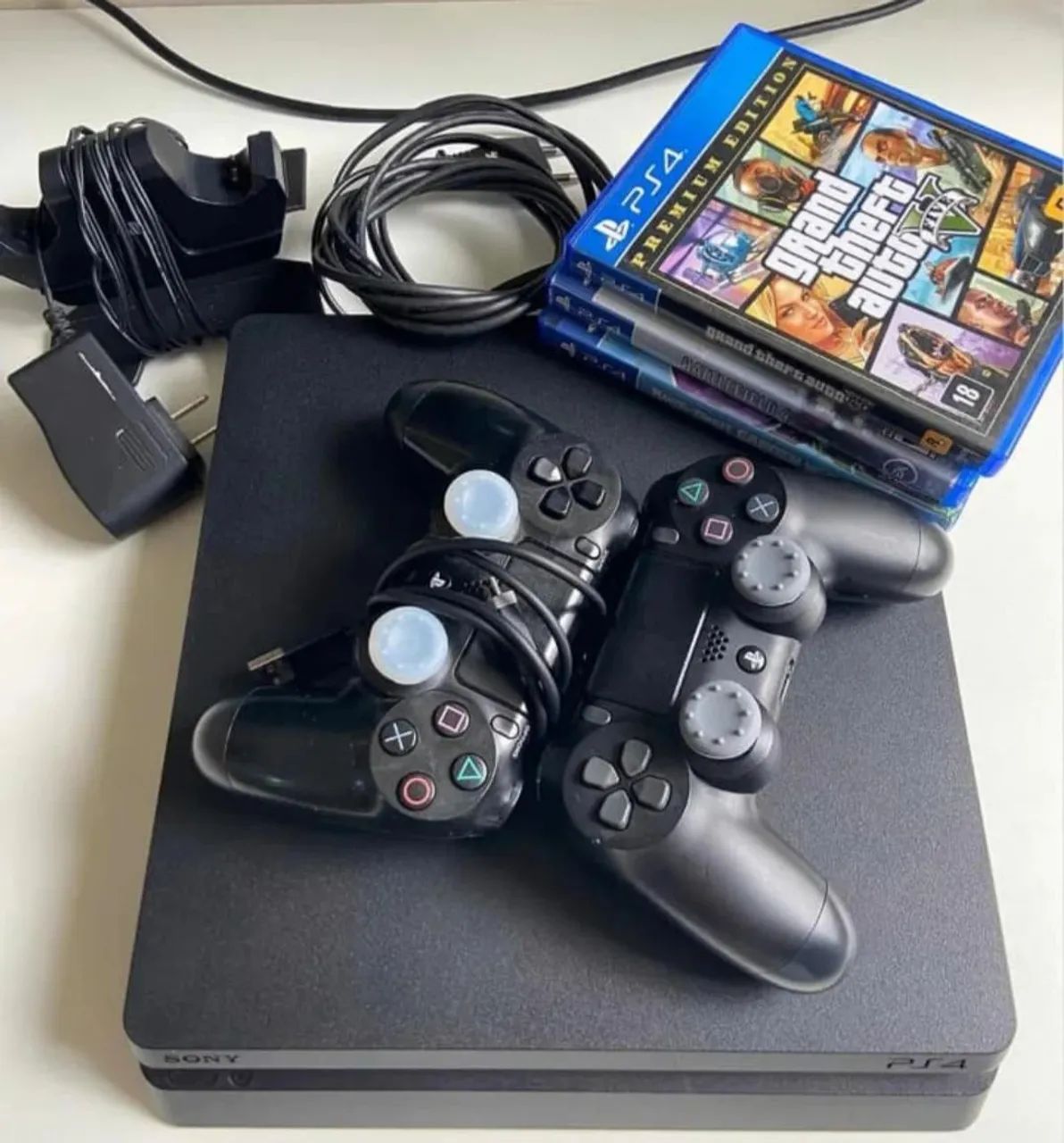 PLAYSTATION 4 