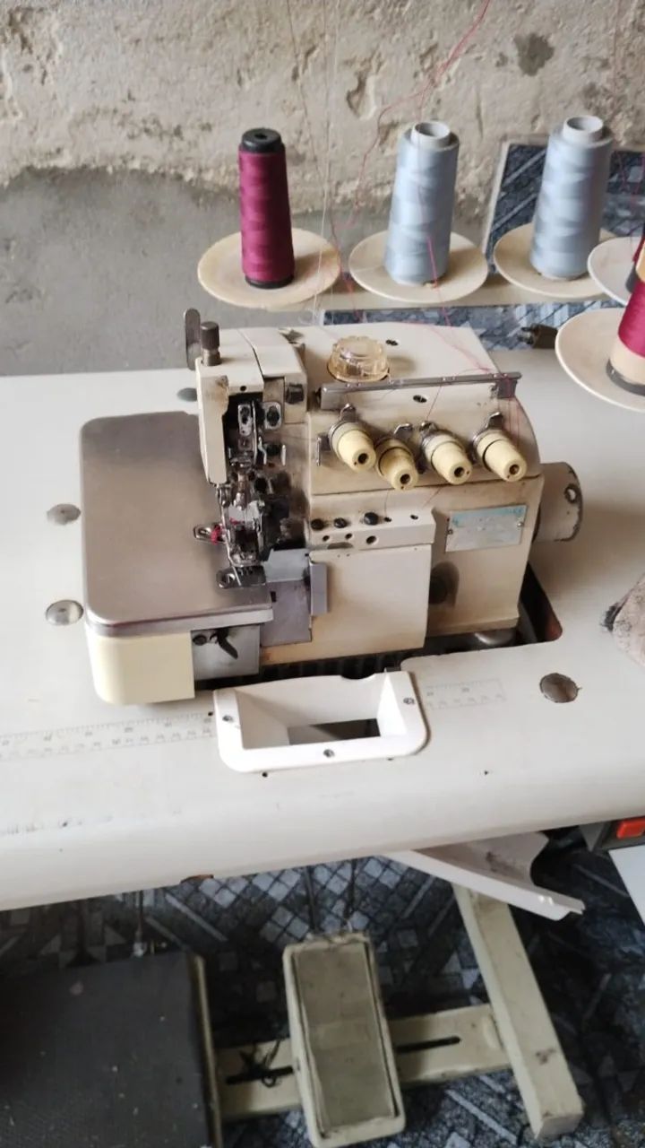 MAQUINA DE COSTURA