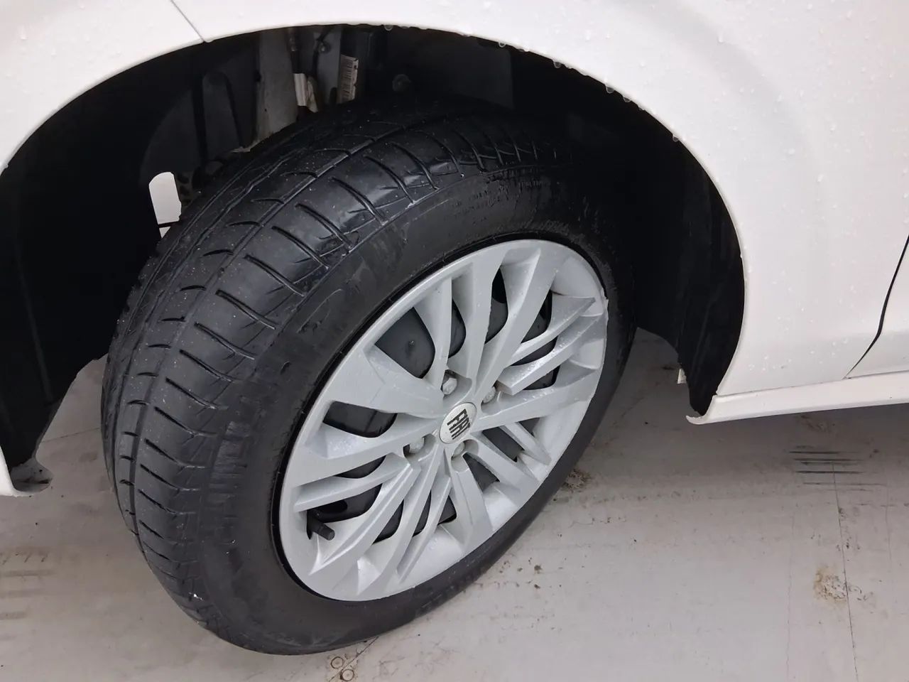 Fiat Cronos 1.0 6V Flex, foto 11 de 18
