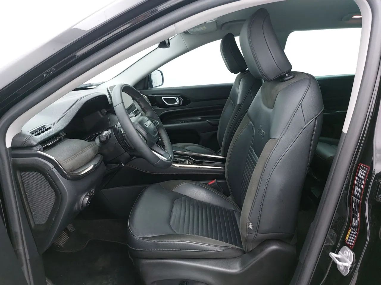 Jeep Commander Limited T270 1.3 TB Flex Aut., foto 16 de 18