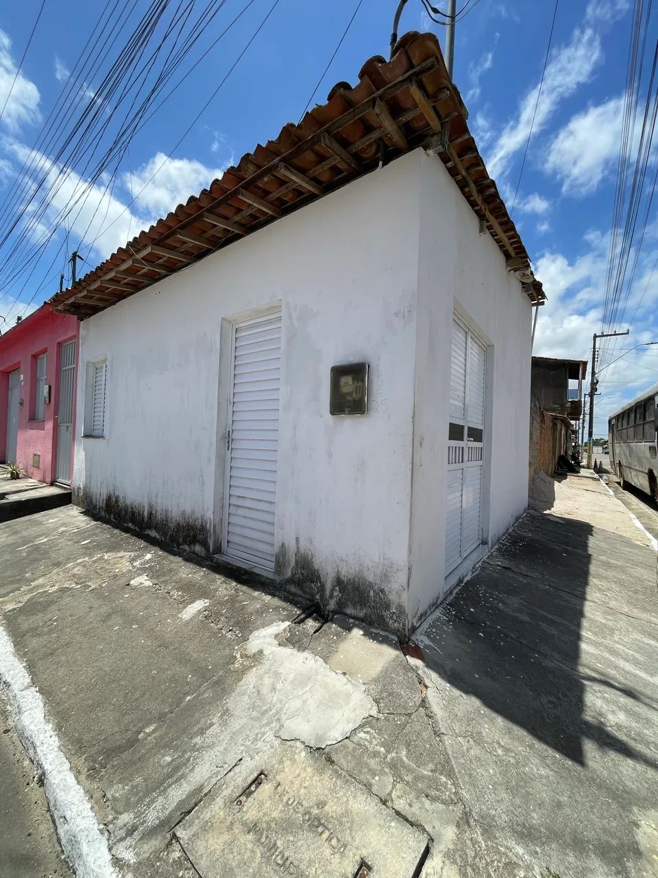 Vendo casa no centro da cidade de pacatuba 