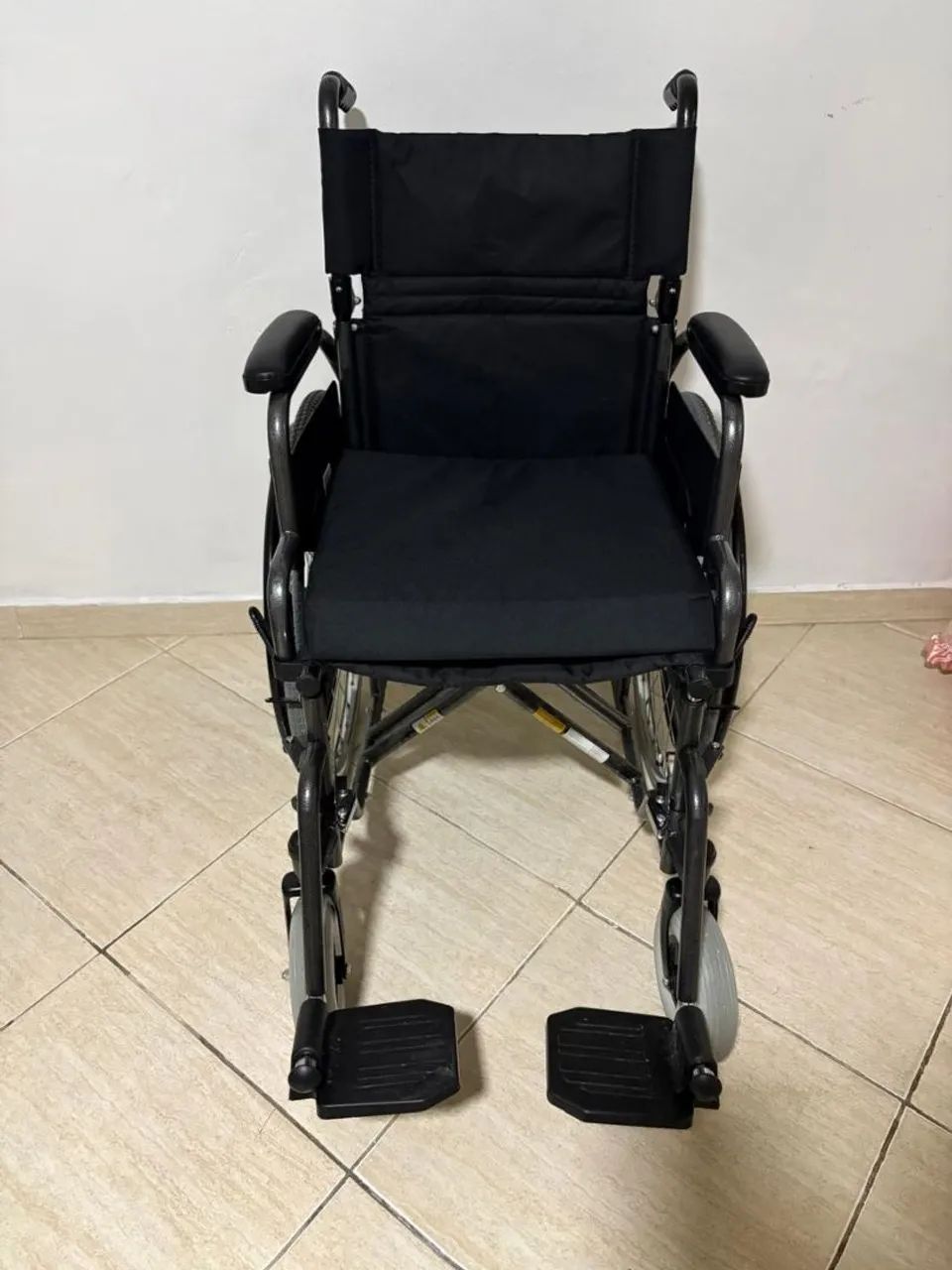 Cadeira  de roda nova  - Foto 2