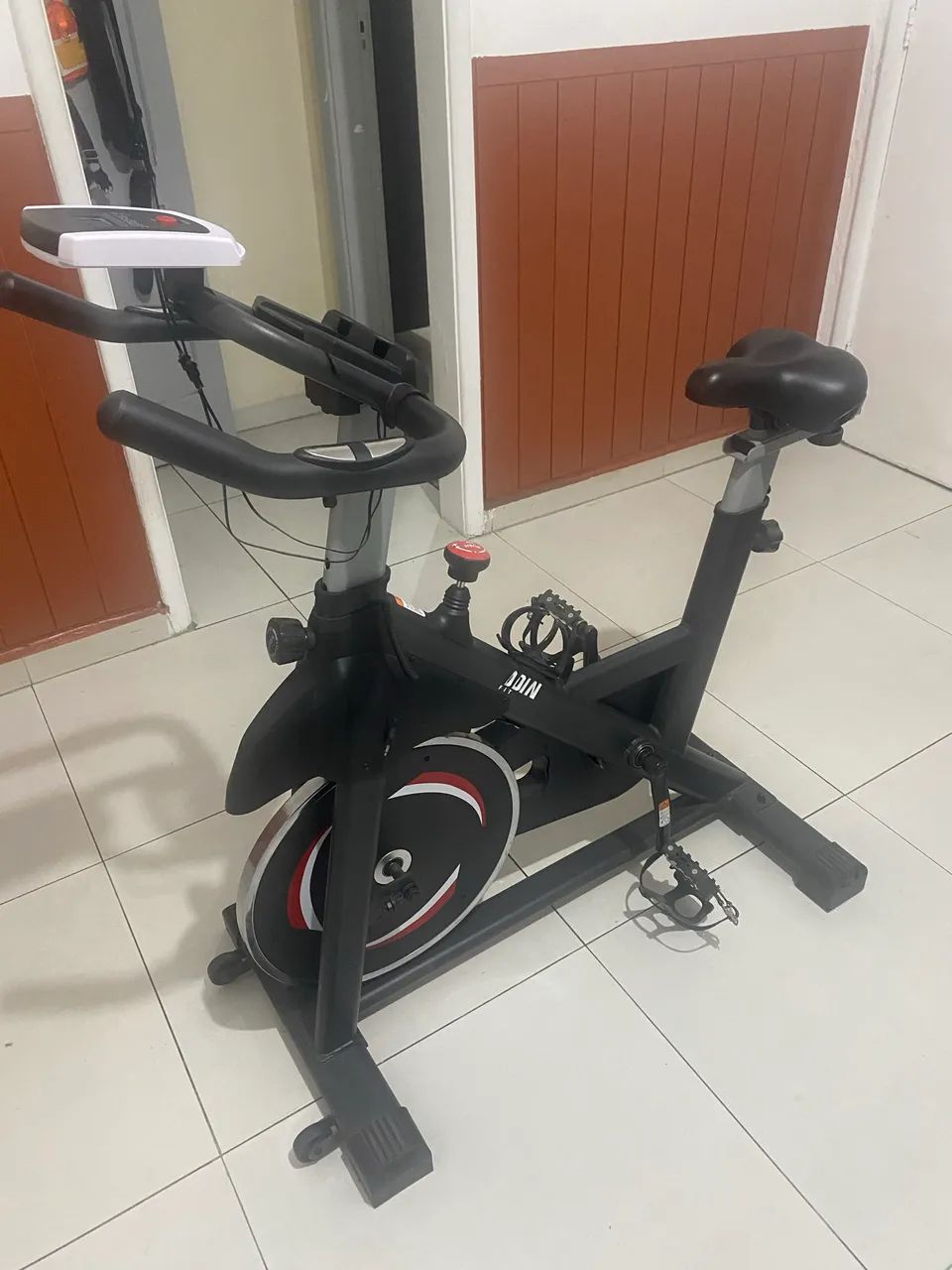 Vendo BICICLETA ERGOMÉTRICA - Foto 3