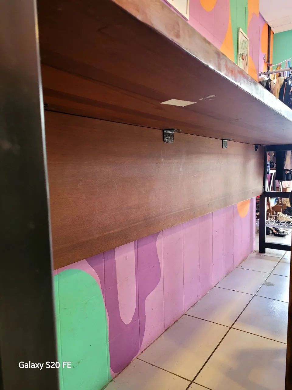 Balcão madeira macissa + Banquetas - Foto 3