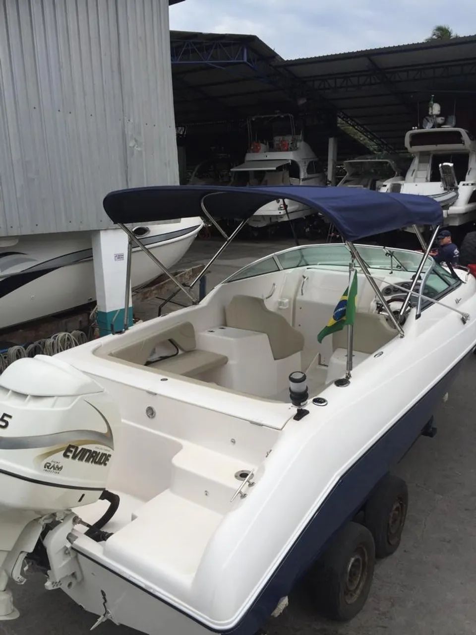 Lancha Phantom 240 Schaefer Yatchs  - Foto 5
