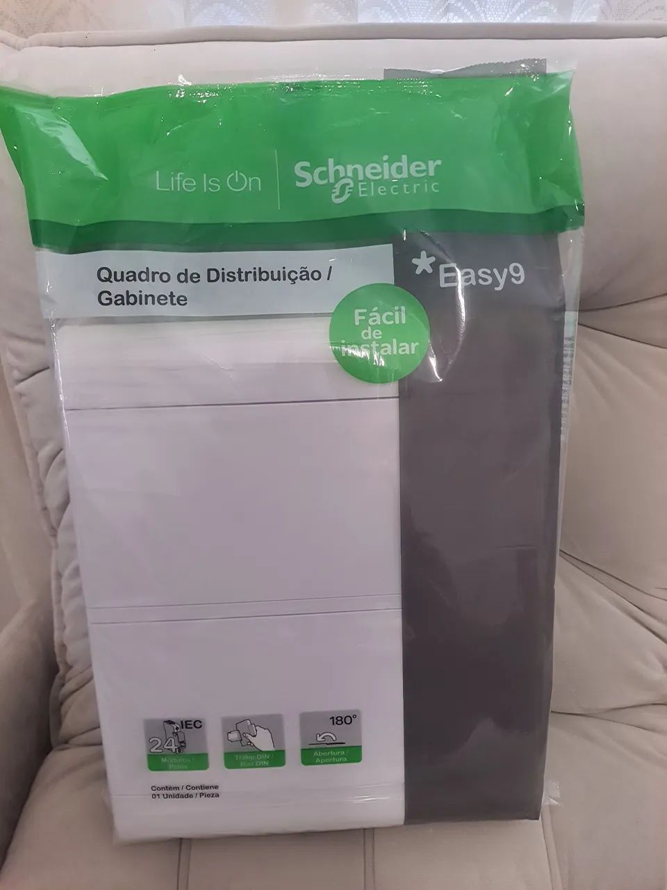 Quadro de distribuição disjuntores Schneider