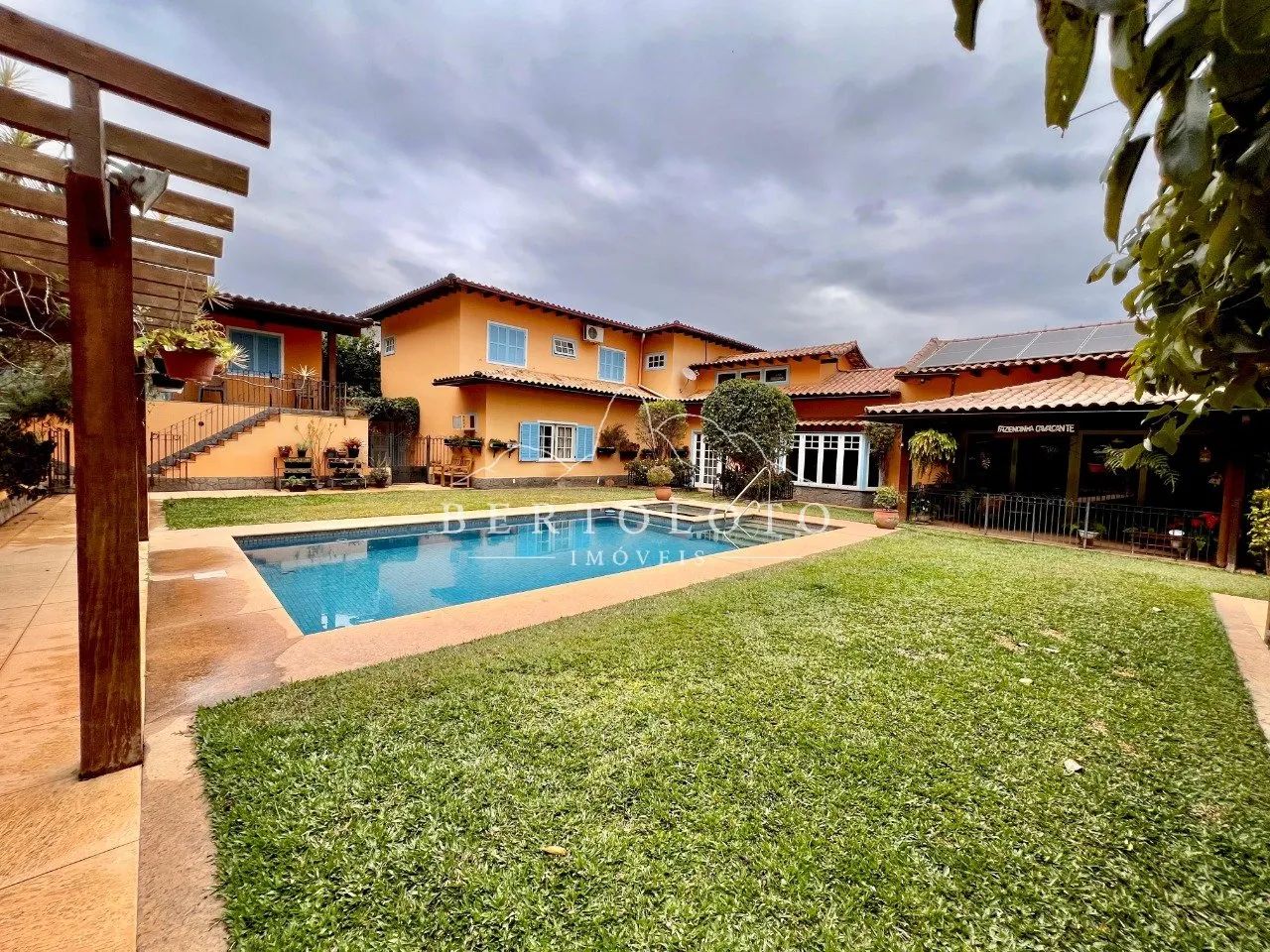 Casa com lazer e localização privilegiada