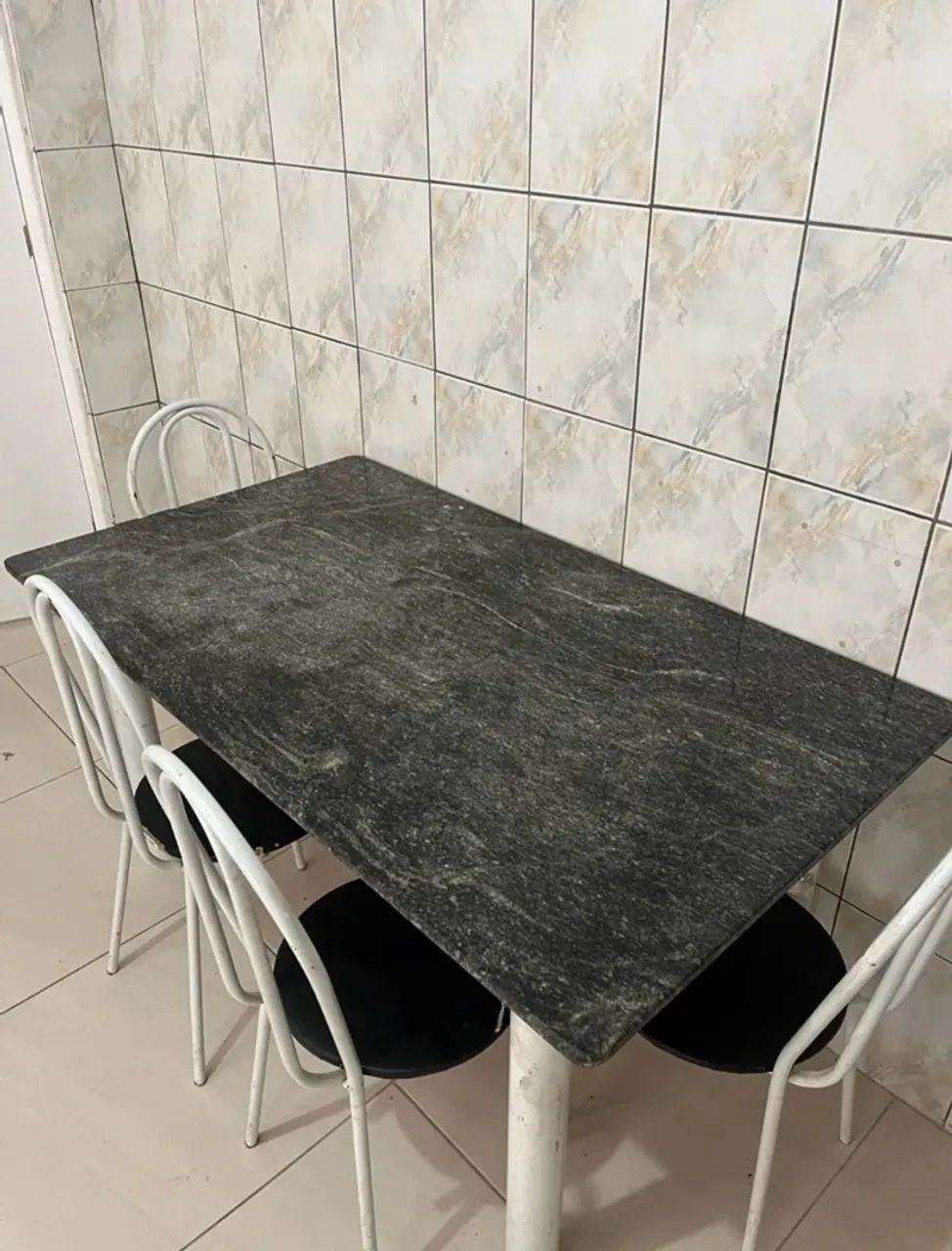 Mesa de mármore 4 cadeiras  - Foto 2
